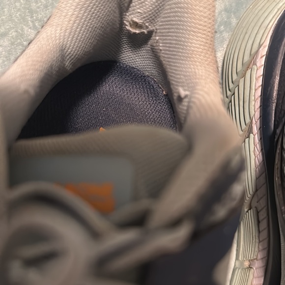 Hoka Gaviota 2 size 8 - Picture 5 of 6